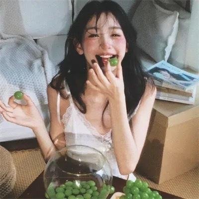 河对岸是山